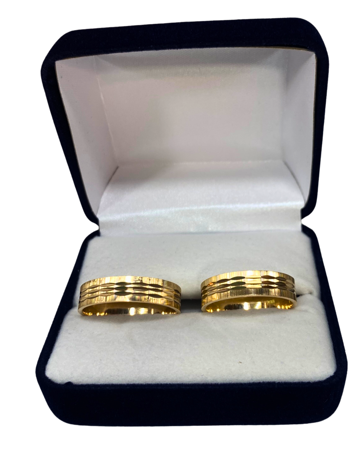 Argollas de matrimonio en oro amarillo 18k, modelo Línea.